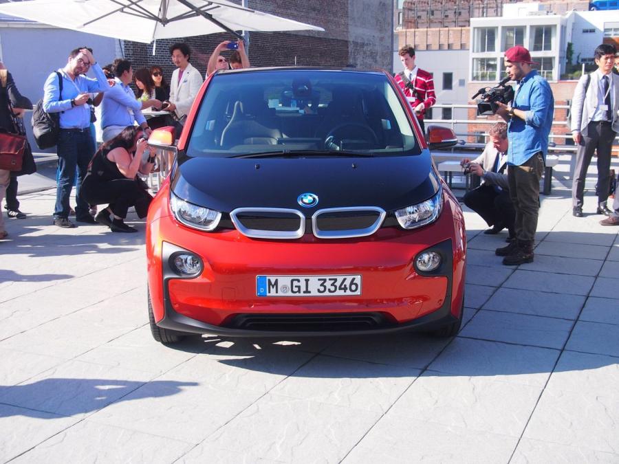  BMW i3 2014 года  (фото 106 из 240)
